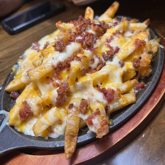 3 Cheese & Bacon Fries.